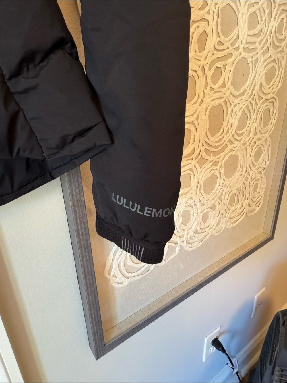 Lululemon Women's Black Hooded Lightweight Jacket size 8 - Picture 4 of 5